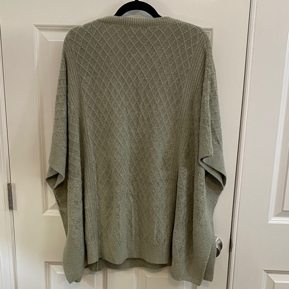 Barefoot Dreams Cozychic Lite Split Neck Diamond Light Sage Poncho - Picture 2 of 6